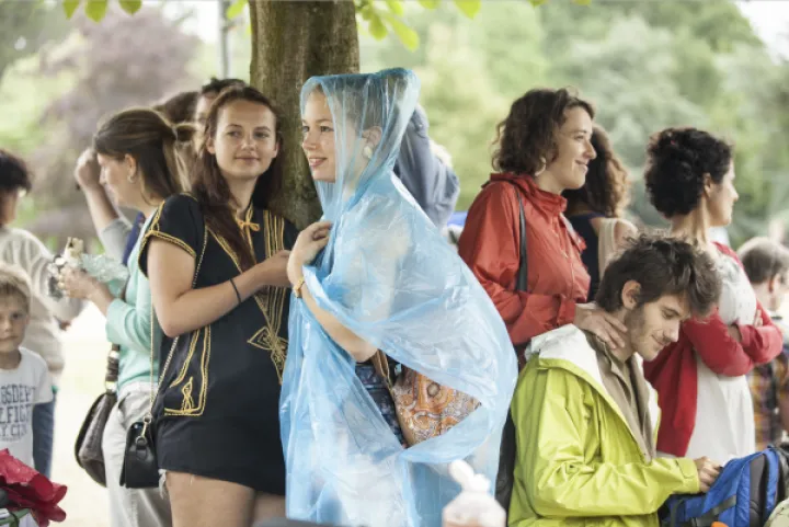 regenponcho festival.