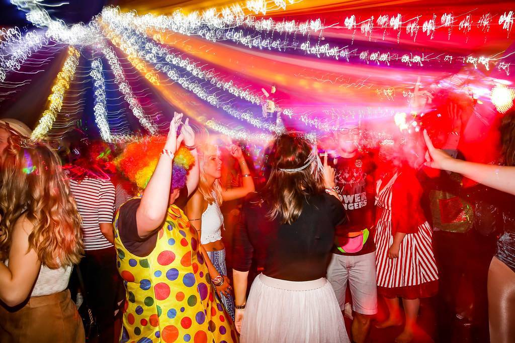 gebrek Vast en zeker supermarkt Themafeest #1: foute party! - De Horeca Blog