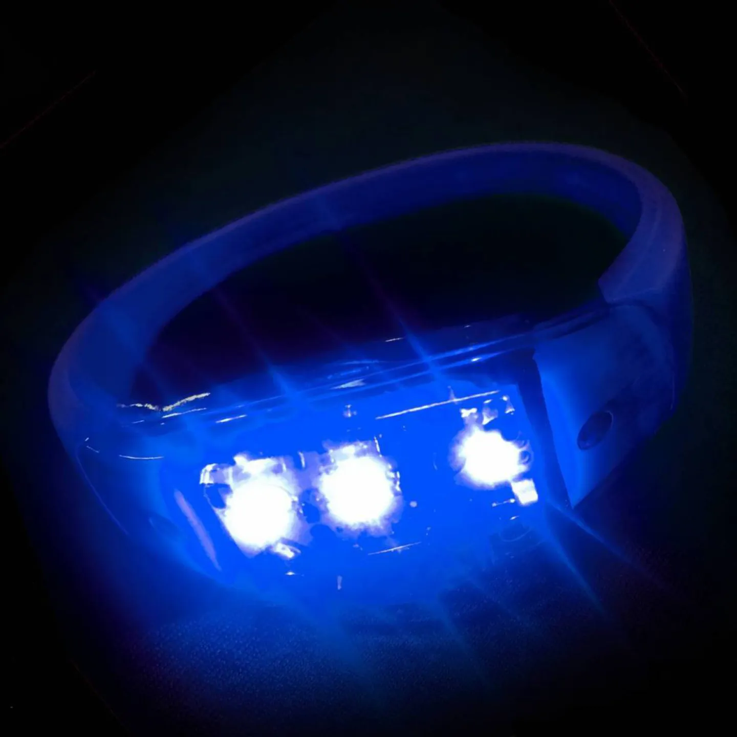 LED armbandjes blauw.