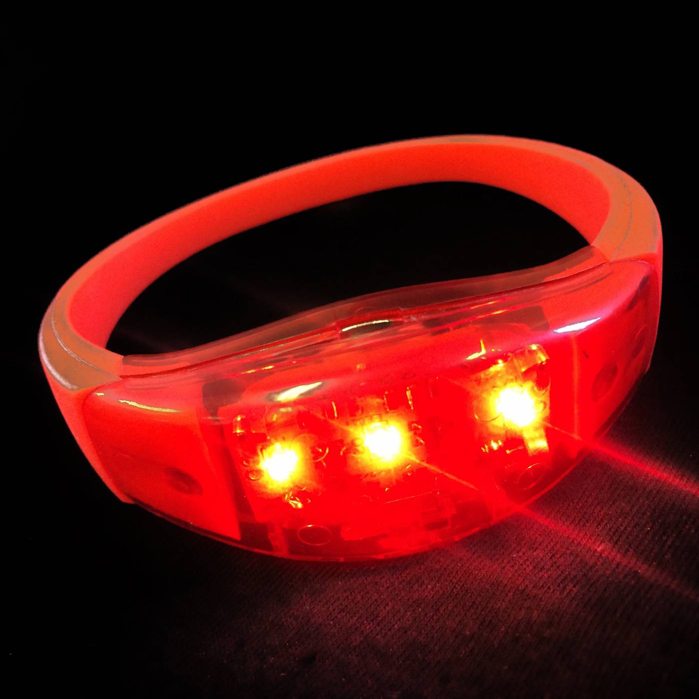 trainer Verandert in Hover Sound activated LED armband kopen? | De Horeca Bazaar