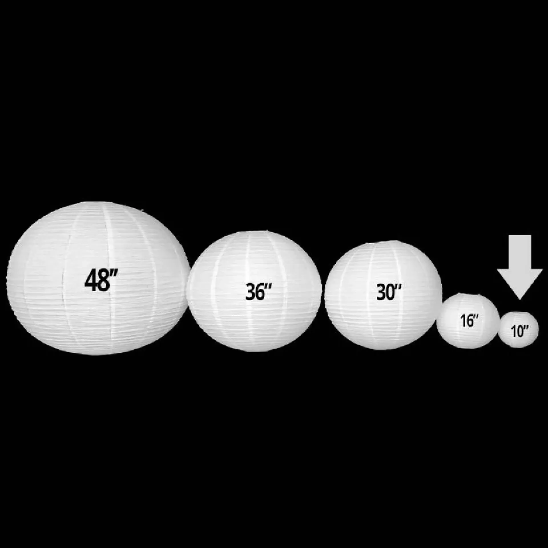 Witte lampionnen op een rijtje.
