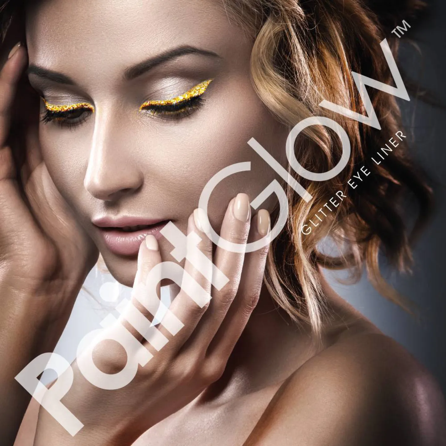 Gouden glitter eyeliner 2.