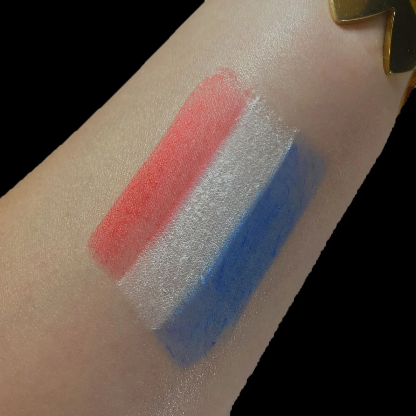 Goedkope Schminkstift rood-wit-blauw.