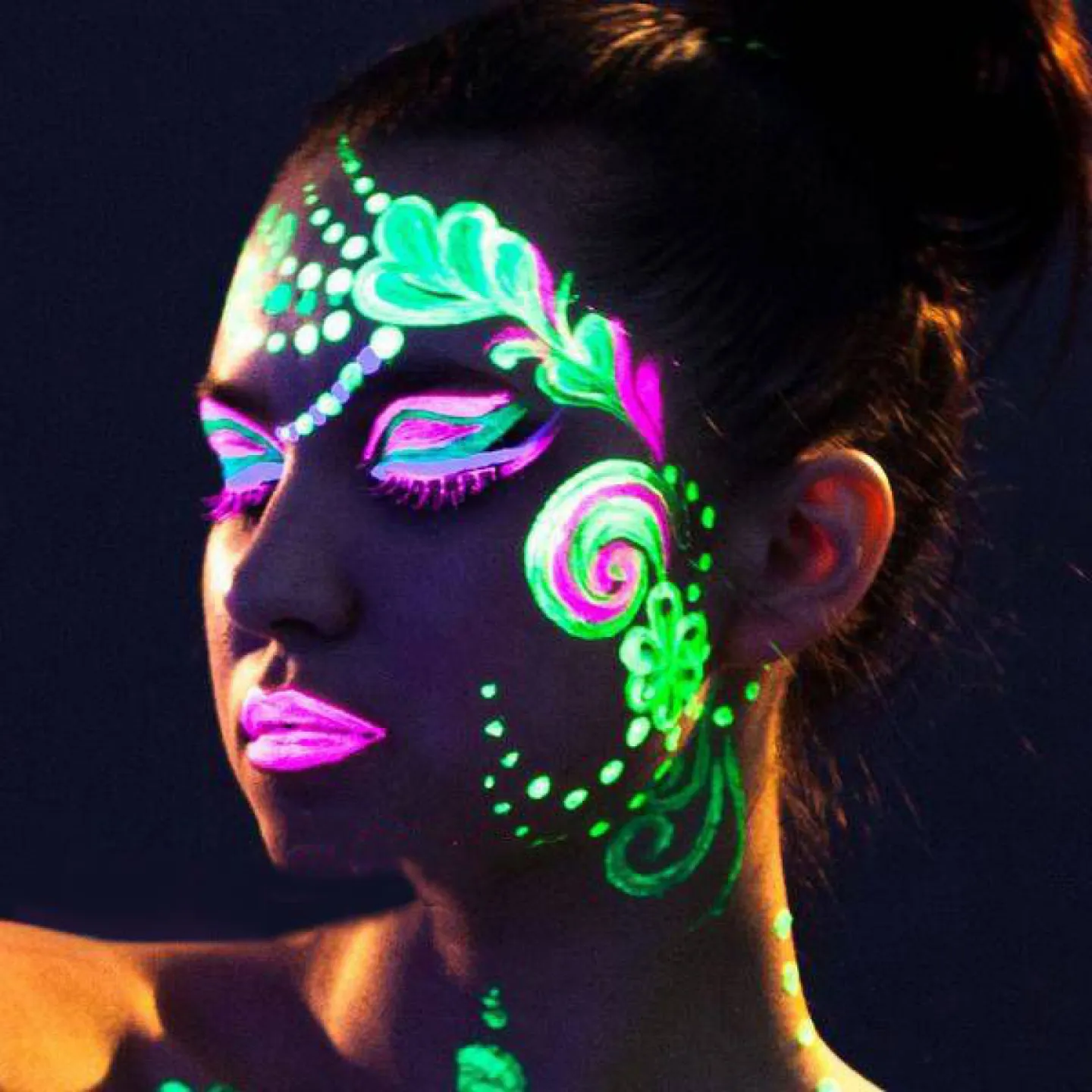 Blacklight face&body neon roze verf 12m.