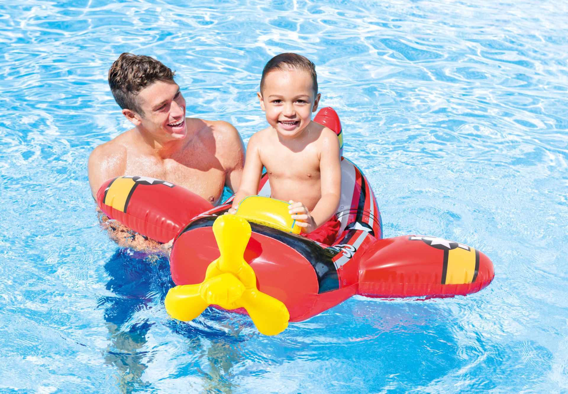 Opblaas pool cruiser vliegtuig