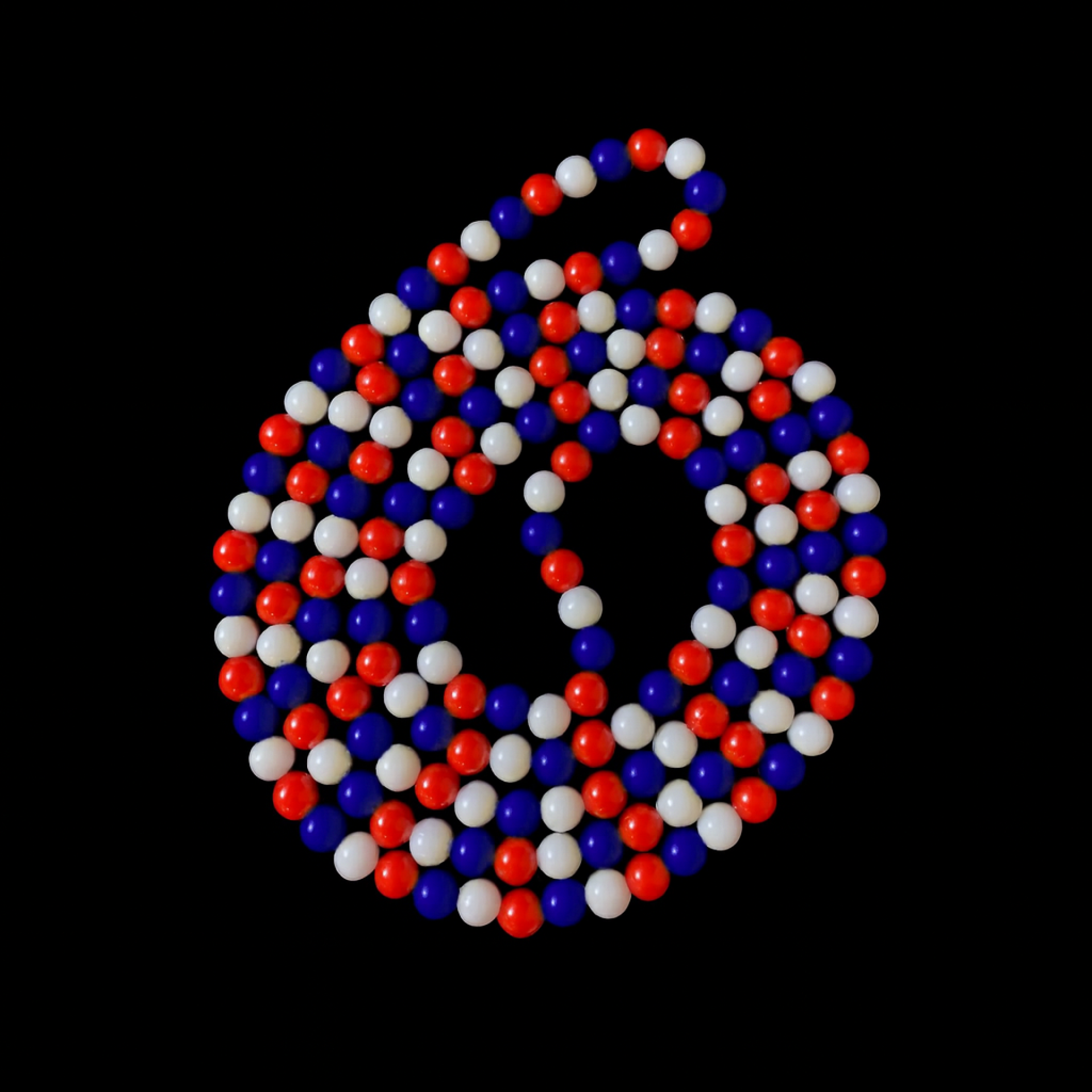 Rood/wit/blauw kralen ketting 134cm