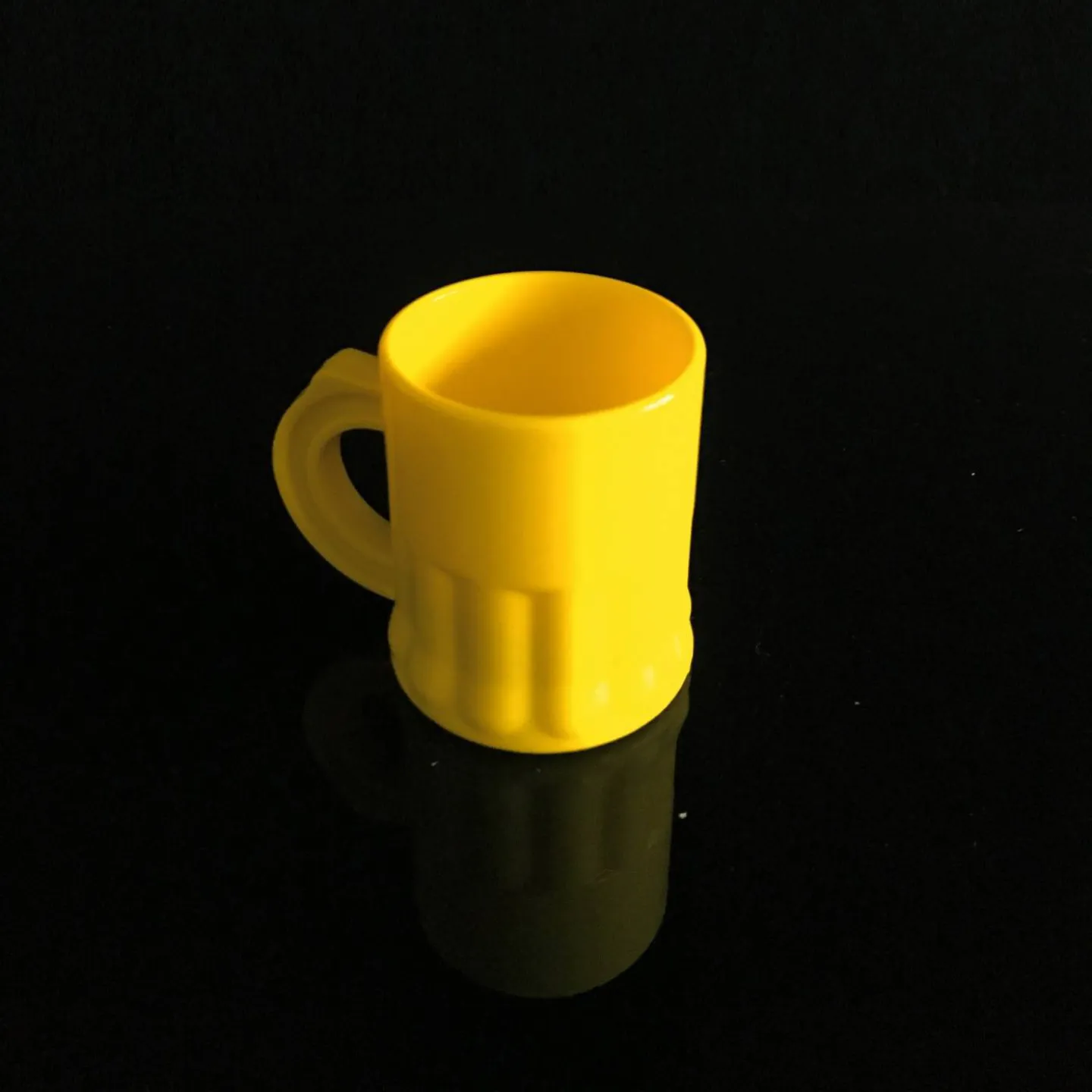 Shotglaasjes geel 2,5cl kopen.