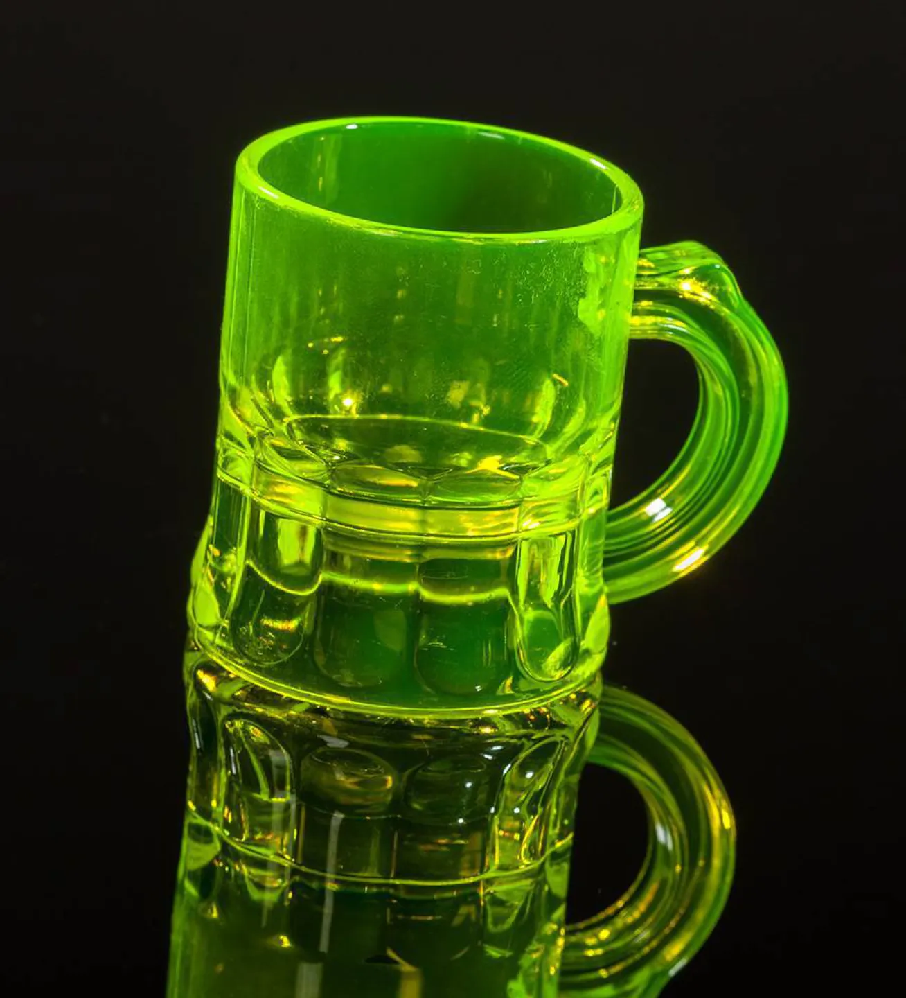 Shotglaasjes fluoriserend geel 2,5cl kopen.