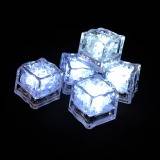 Witte lichtgevende glow ijsblokjes