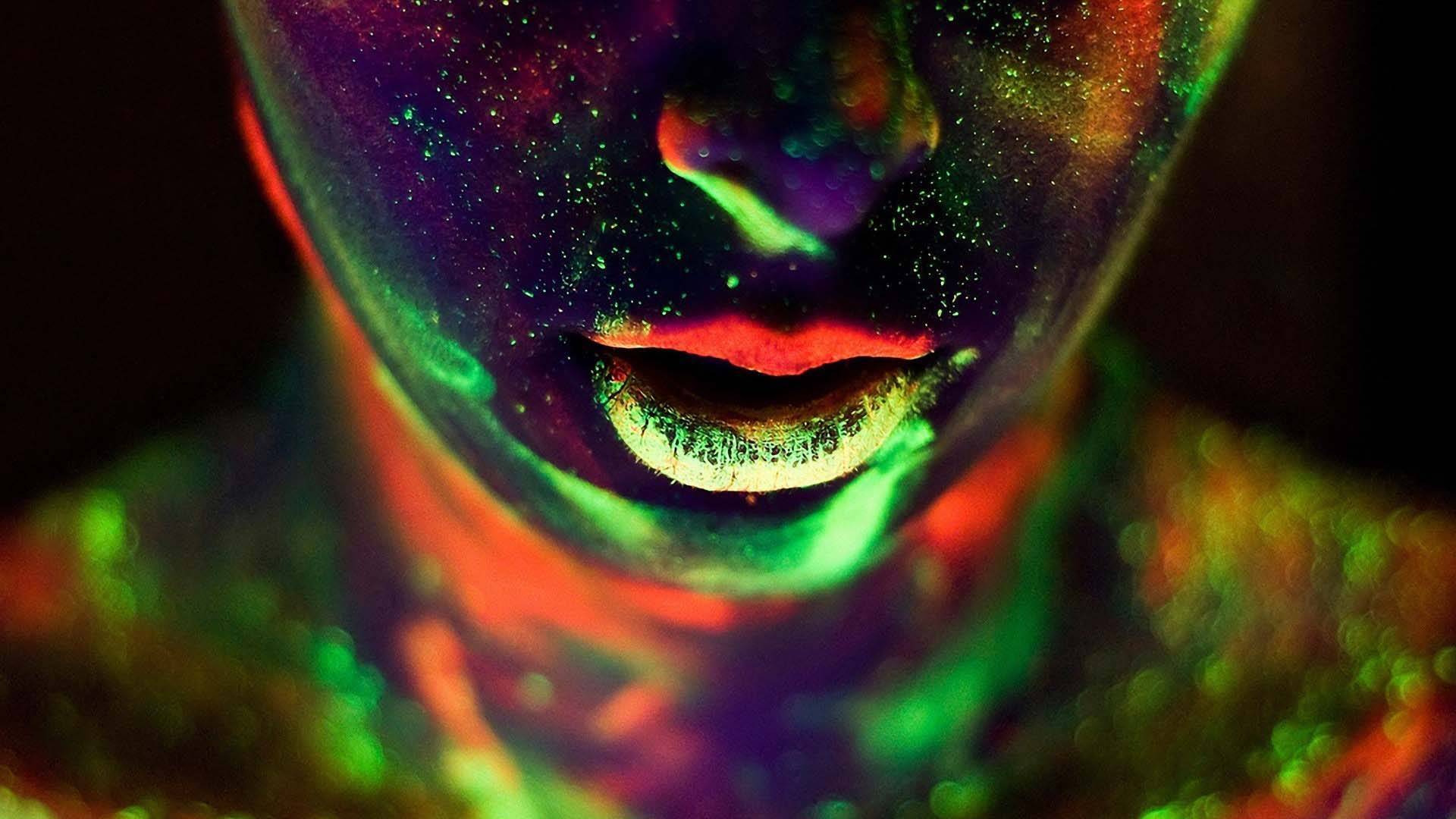 Glow in the dark paint voor de ultieme full moon party